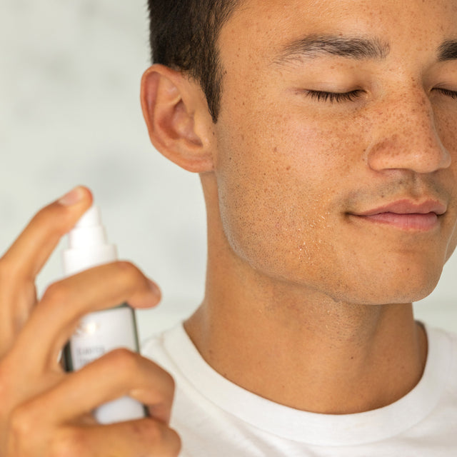 Person applying Claritea Toner